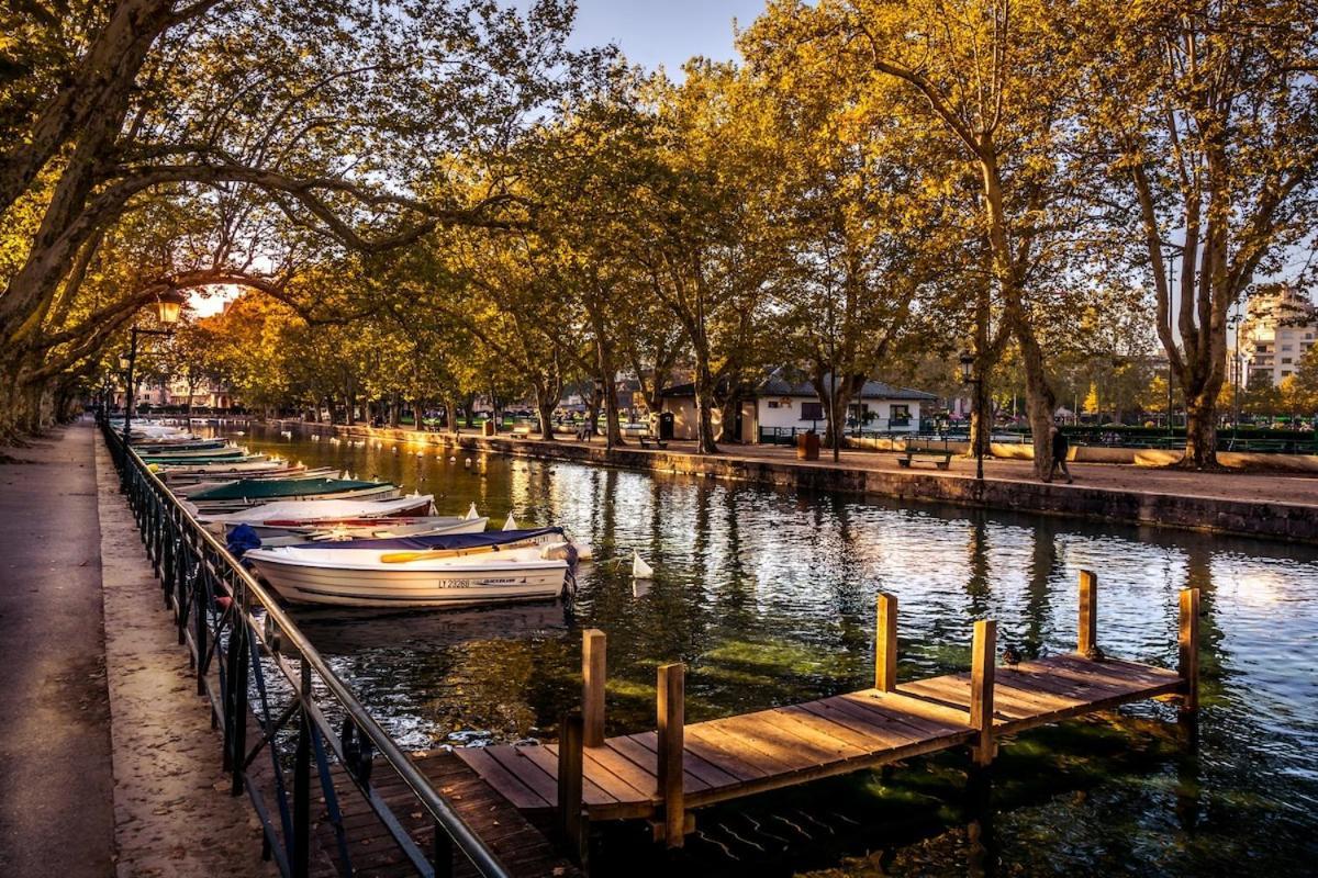 Golden Beach Parking Proche Du Lac Annecy Extérieur photo